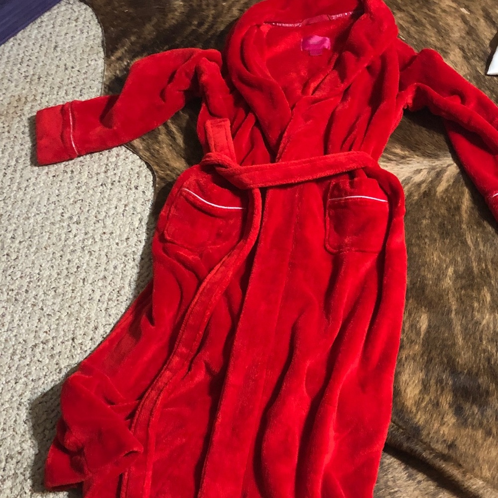 Victoria Secret plush robe in size small